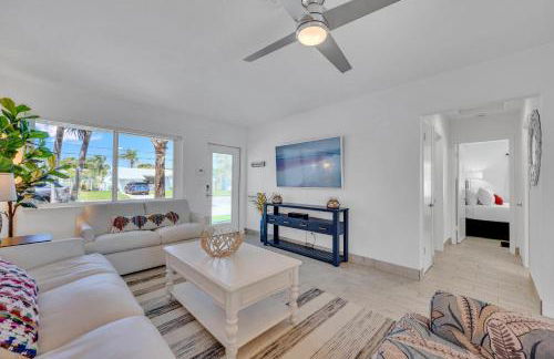 Waterfront Bungalow Heated Pool Pineapple Key - Foto 8