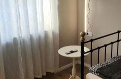 2x Monteurwohnung 1x 2 kleine Einzelzimmer 1x Doppelbett und Schlafcouch im Wohnbereich - Foto 4