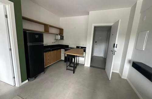 New, Pool, Fast Wi-Fi, Near the airport - Photo 3