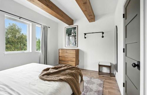 Kerns 6BR - New Spanish Style Group Stay - Photo 30