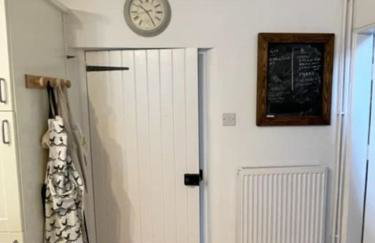 Beautiful listed 3 bedroom cottage with wood burner - Foto 12