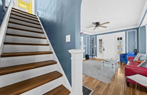 Cozy & Creative Top Unit in Lou's Arts District - Foto 9