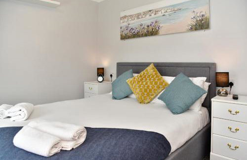 Rare Free Parking in Heart of the City - Highly Rated Townhouse & Garden - Peaceful Area Less Than 5min Walk to Beach, Shops, Bars, Arena, Marina, Parks - Foto 37
