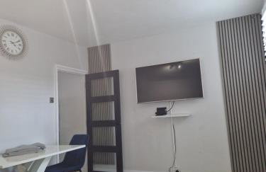 Modern 5 bedroom house with parking, London - Foto 11