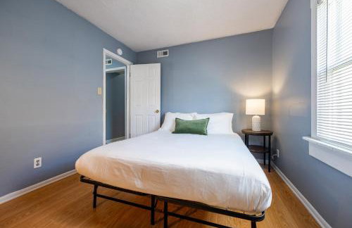 Affordable, Quaint Retreat! 5 Mins to Downtown - Photo 6