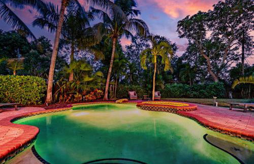 Nautical Escape! Private pool home with a tropical backyard oasis! - Foto 47