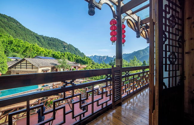 Glass Inn - Photo 19