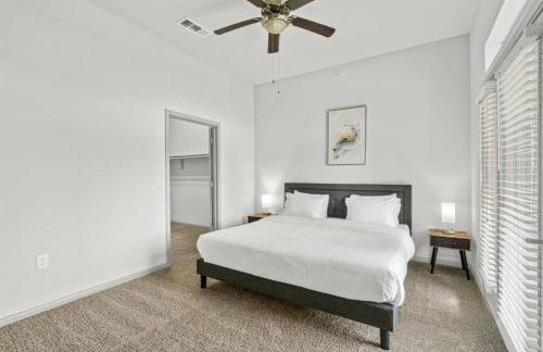 LUX 2B2B with Pool & Parking near the Heart of Austin - Foto 24