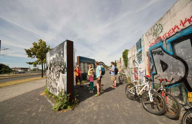 Berlin Bike Tour - Photo 2