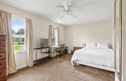 Prime Location 2 BR Oasis with Washer and Dryer - Foto 35