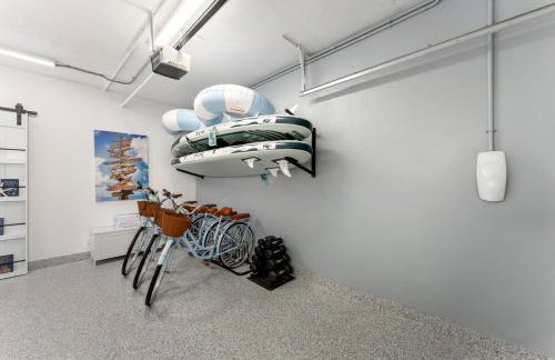 Oceanfront Oasis BBQ Patio, Free Dock, Pool and Secret Speakeasy - Foto 11