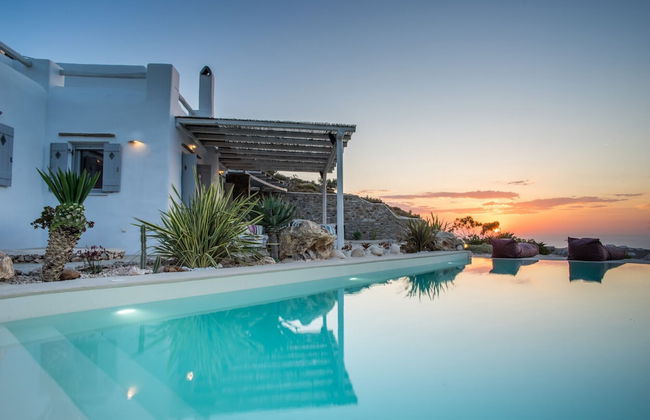 Villa Ernesto in Paros - Photo 1
