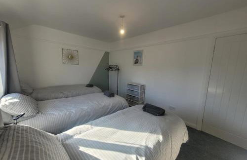 Contractor Friendly Spacious 3 Bed With Private Parking - Foto 23