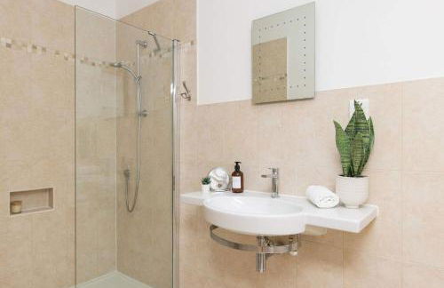 Rural Cottage Accommodation for 14 - Photo 41