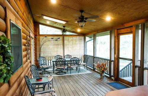 Charming Log Cabin Rental for a Group Getaway in Shenandoah, Virginia - Photo 10