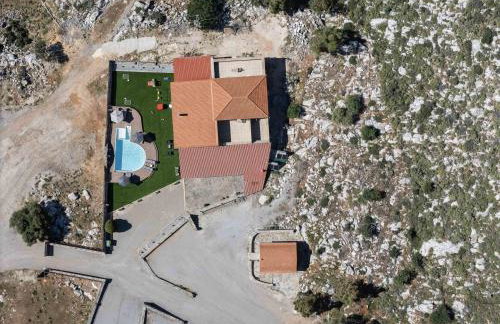 Villa Pasiphae - With Private Heated Pool - Photo 2