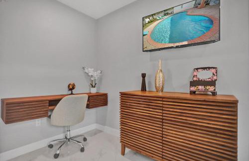 Modern 4 Bedroom -Kosher - Heated Pool - Game Room - Foto 8