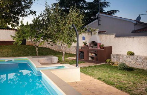 Three-Bedroom Holiday Home In Divsici - Foto 11