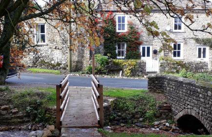 Rose Cottage - Photo 2