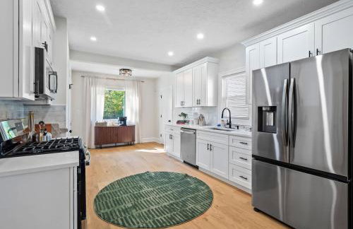 Spacious 4BR in Kamms Corners Cleveland - Game Room - Sleeps 9 - Foto 18