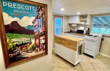 Historic Suite on Prescott's Best Street! - Foto 17