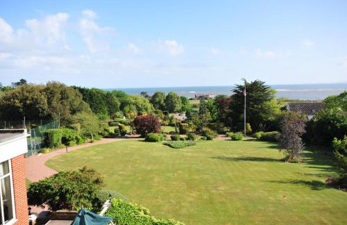 Devoncourt Monthly Rentals - Photo 9