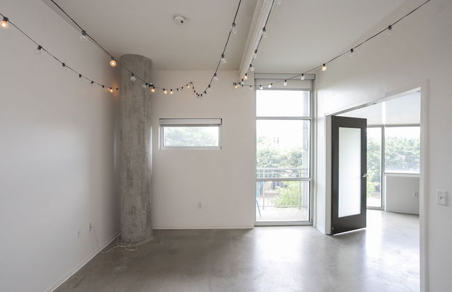 Unfurnished Condo | Amazing Layout with Balcony and In-building Storage Unit - Foto 28