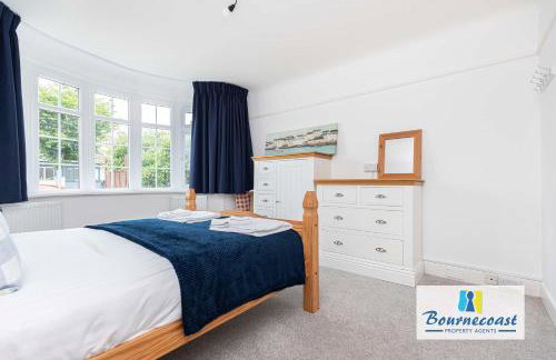 MUDEFORD ESCAPE by BOURNECOAST - A Chalet Bungalow with a Garden - Ideal for Family Getaways - HB9600 - Foto 16