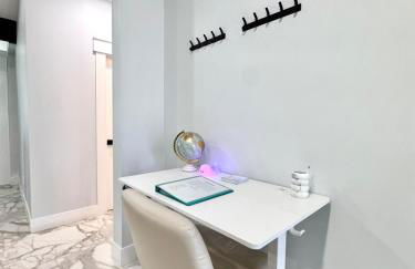 NEW PHX Pool Home With Deep End and Central Location - Foto 33