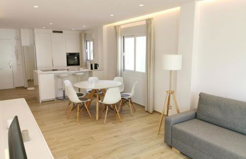 Bright 2 bedroom apt Golden Mile next to beach RDR225 - Foto 1