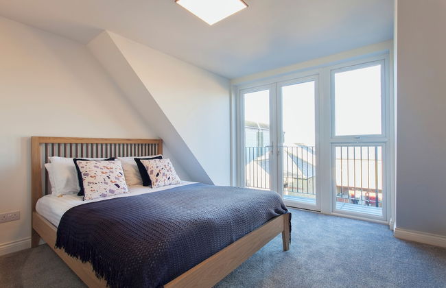 Staines City Centre by Charles Hope - Photo 4