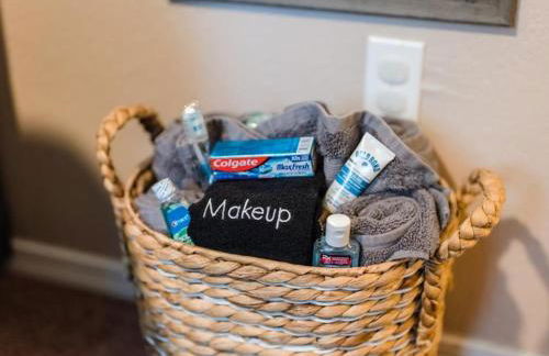 Lovely 3-bedroom rental unit with free parking! - Photo 21