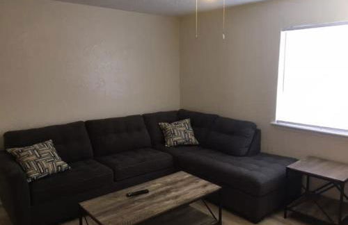 Cozy 1-BR upstairs apartment, near Fort Sill! - Photo 7