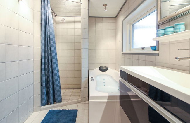 4 bedroom House in Væggerløse with terrace - Photo 13