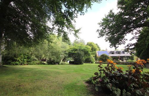 Serene Countryside Home with Manicured Gardens - Foto 56