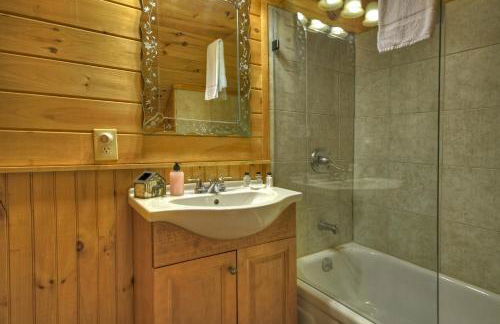 Happy Trout Hideaway - Creek Views Of Hot House Creek, Hot Tub, Outdoor Fire Pit, Cozy Atmosphere - Mineral Bluff, GA - Foto 24