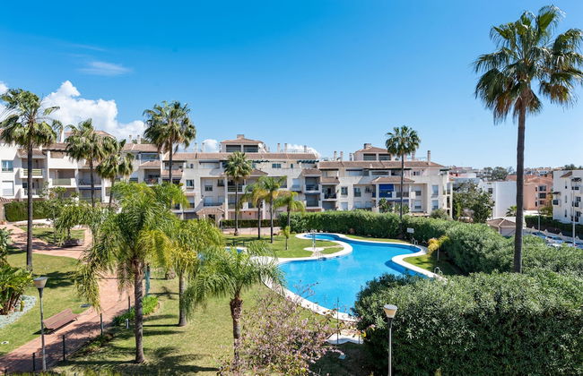 Sunny Getaway With Pool in Marbella - Ref M54 - Foto 1