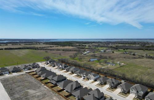 4Bed Luxury Getaway with Pool Table and Near Lake Lavon - Foto 17