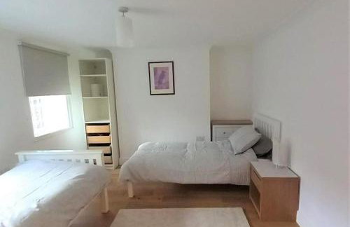 2 Bedroom Victorian Garden Flat - Foto 4