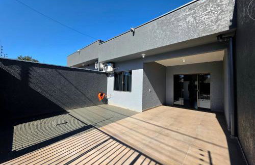 Casa 01 com 2 quartos, churrasqueira 15min centro - Foto 1