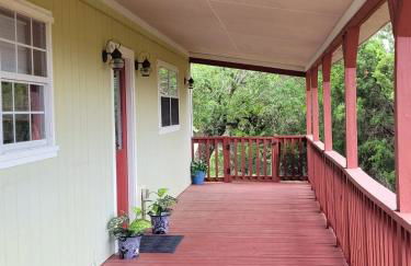 Entire 2br 2ba hilltop view home Sleeps 8 pets 4 acres Jacuzzi Central AC Kingbeds Office Free WiFi Parking Full Kitchen Refrigerator Washer Dryer Furnished Three 3 Large Sunset Dining Patios Grill Stovetop Oven Hiking Wildlife Firepit Quiet very Secluded - Foto 58