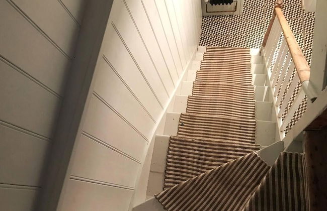 Beachfront Apartment With Woodburner & Courtyard - Photo 23