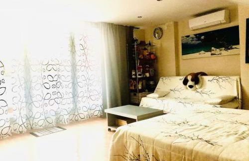 Chalet Familiar Jardín a 15 min centro y Warner - Foto 8