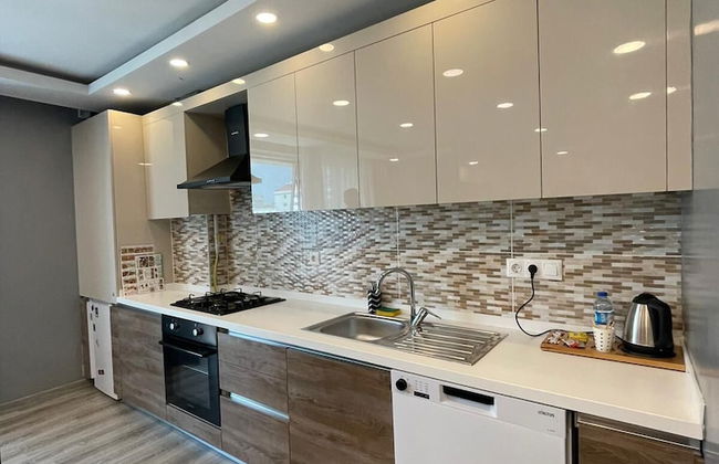 On4 Rooms & Suites - Photo 8