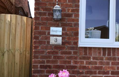 Luxuriously appointed 3 bedroom cottage off road parking for 3 vehicles dogs welcome by prior arrangement only 3 church cottages Alfrick close to Malvern and Worcester and Shelsley Walsh in a lovely village close to M5 Dogs welcome - Photo 38