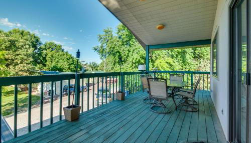 2-Level Home with Deck half Mi to Lake McConaughy! - Foto 2