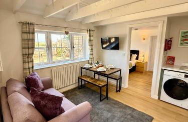 Four Counties Cottage in Collyweston by Amber Stays, Perfect for Getaways with Free Parking - Foto 5