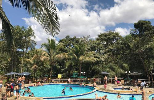 Paradise Temporada Cobertura 4 Quartos com Jacuzzi e Churrasqueira no Thermas Paradise - Rio Quente - Foto 15