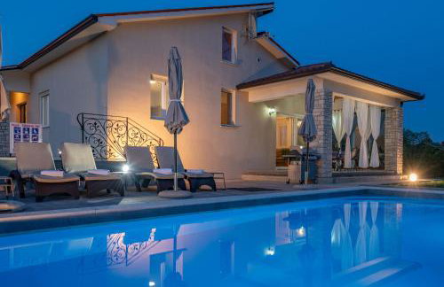 Villa Irene, a quiet and peaceful pool villa - Foto 1