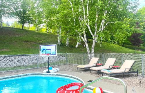 Stylish Mountain Chalet 15mins to Gore Mountain , Large Hot Tub, Playroom & Large Heated Pool - Foto 29